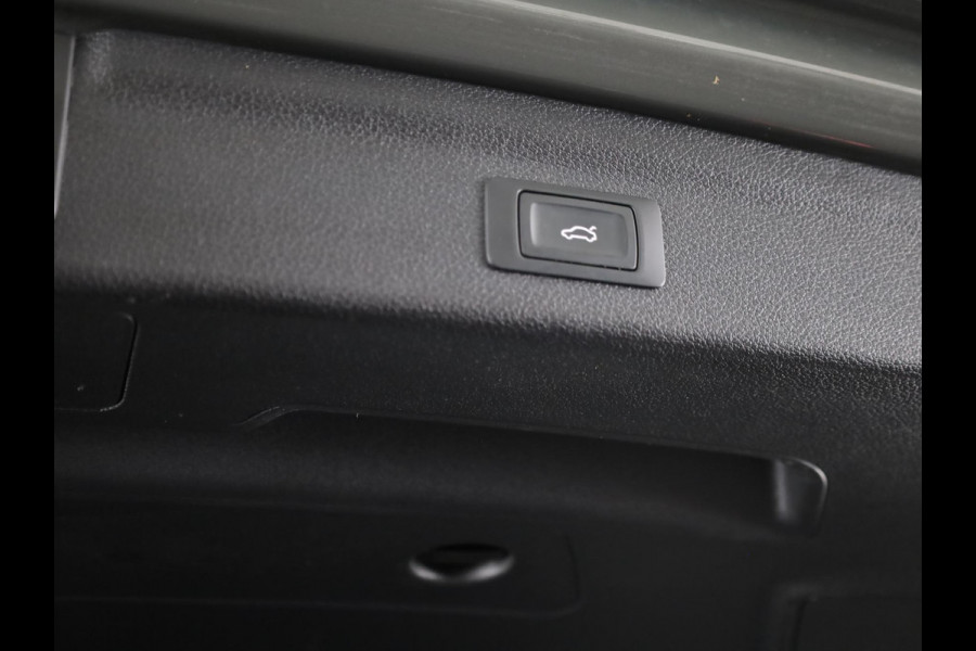 Audi Q3 45 TFSI e Advanced edition 245pk | Navigatie | Sportstoelen | 19 inch lichtmetalen velgen | Stoelverwarming | Adaptieve cruise controle
