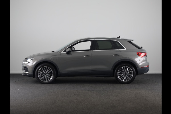 Audi Q3 45 TFSI e Advanced edition 245pk | Navigatie | Sportstoelen | 19 inch lichtmetalen velgen | Stoelverwarming | Adaptieve cruise controle