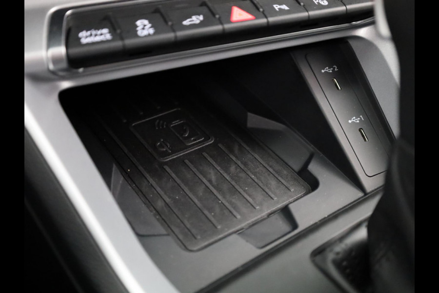 Audi Q3 45 TFSI e Advanced edition 245pk | Navigatie | Sportstoelen | 19 inch lichtmetalen velgen | Stoelverwarming | Adaptieve cruise controle