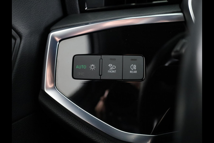 Audi Q3 45 TFSI e Advanced edition 245pk | Navigatie | Sportstoelen | 19 inch lichtmetalen velgen | Stoelverwarming | Adaptieve cruise controle