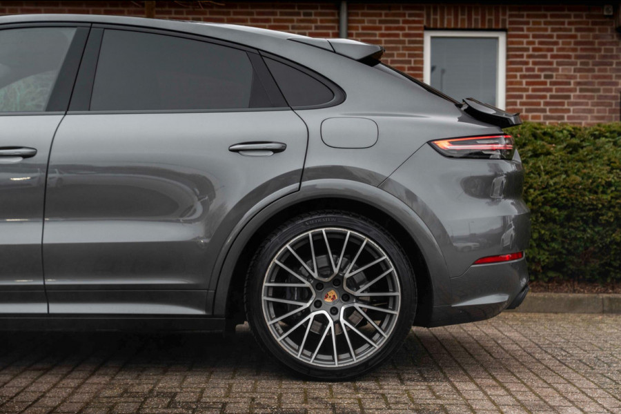 Porsche Cayenne Coupé 3.0 E-Hybrid Platinum Edition Sport Design Luchtvering Pano Soft Black Optic Close 22''