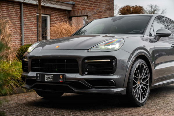 Porsche Cayenne Coupé 3.0 E-Hybrid Platinum Edition Sport Design Luchtvering Pano Soft Black Optic Close 22''