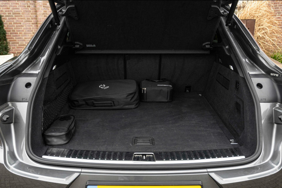 Porsche Cayenne Coupé 3.0 E-Hybrid Platinum Edition Sport Design Luchtvering Pano Soft Black Optic Close 22''