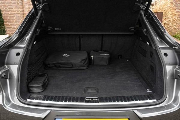 Porsche Cayenne Coupé 3.0 E-Hybrid Platinum Edition Sport Design Luchtvering Pano Soft Black Optic Close 22''