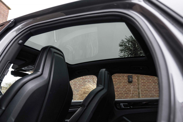Porsche Cayenne Coupé 3.0 E-Hybrid Platinum Edition Sport Design Luchtvering Pano Soft Black Optic Close 22''