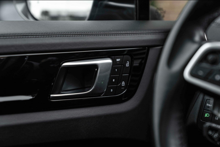 Porsche Cayenne Coupé 3.0 E-Hybrid Platinum Edition Sport Design Luchtvering Pano Soft Black Optic Close 22''