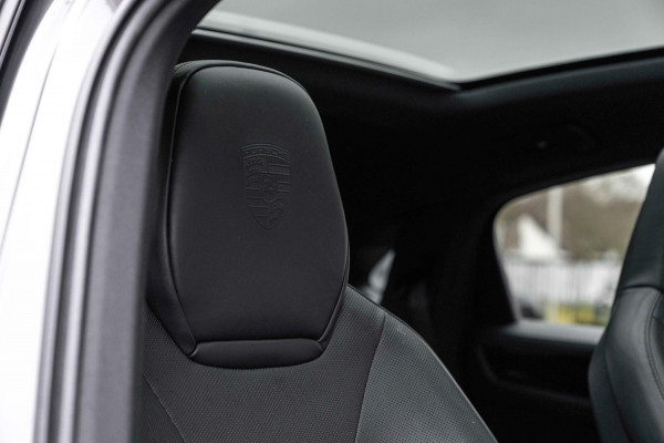 Porsche Cayenne Coupé 3.0 E-Hybrid Platinum Edition Sport Design Luchtvering Pano Soft Black Optic Close 22''
