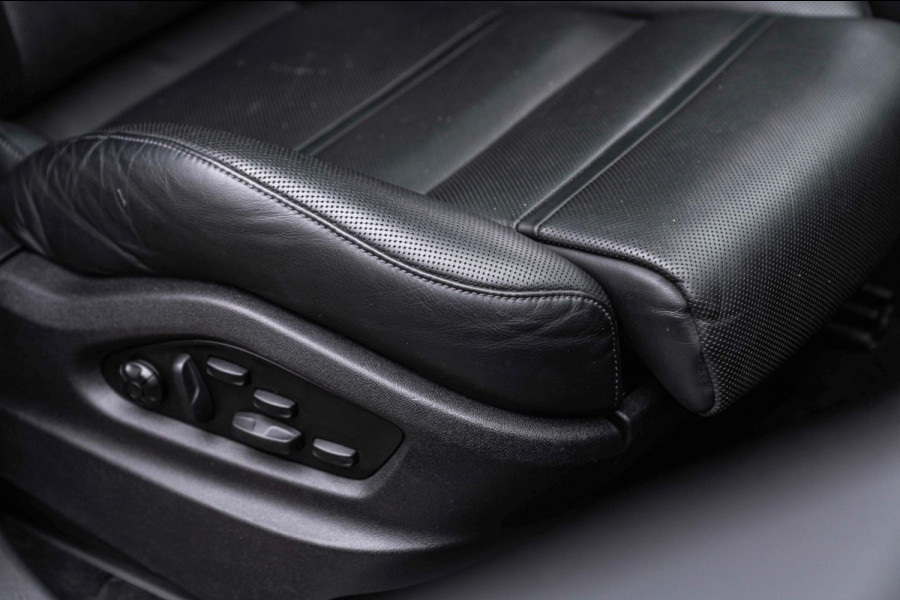 Porsche Cayenne Coupé 3.0 E-Hybrid Platinum Edition Sport Design Luchtvering Pano Soft Black Optic Close 22''