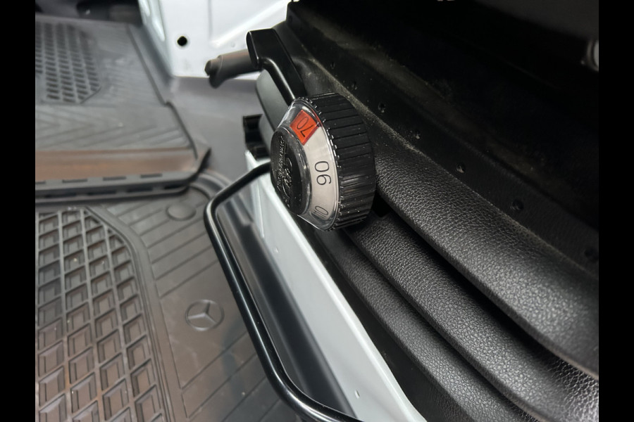 Mercedes-Benz Sprinter 516 CDI L3 H2 N1 MBUX / Camera / Carplay navigatie / Airco / 270 Graden achterdeuren