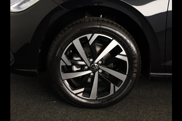 Volkswagen Polo GP Life Edition 1.0 95 pk 5 versn. Hand | 15" LM | Stoelverwarming | Camera |