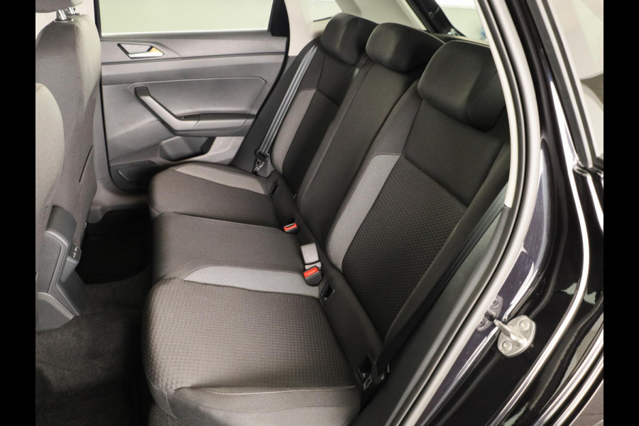 Volkswagen Polo GP Life Edition 1.0 95 pk 5 versn. Hand | 15" LM | Stoelverwarming | Camera |