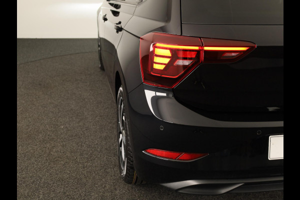 Volkswagen Polo GP Life Edition 1.0 95 pk 5 versn. Hand | 15" LM | Stoelverwarming | Camera |