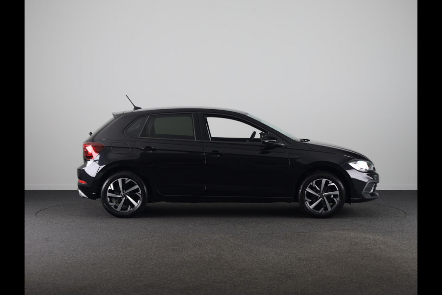 Volkswagen Polo GP Life Edition 1.0 95 pk 5 versn. Hand | 15" LM | Stoelverwarming | Camera |