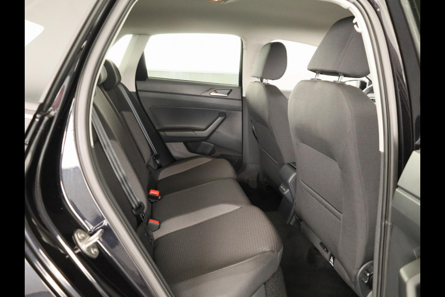 Volkswagen Polo GP Life Edition 1.0 95 pk 5 versn. Hand | 15" LM | Stoelverwarming | Camera |