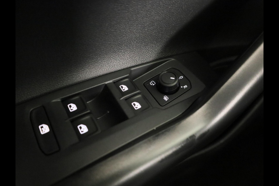 Volkswagen Polo GP Life Edition 1.0 95 pk 5 versn. Hand | 15" LM | Stoelverwarming | Camera |