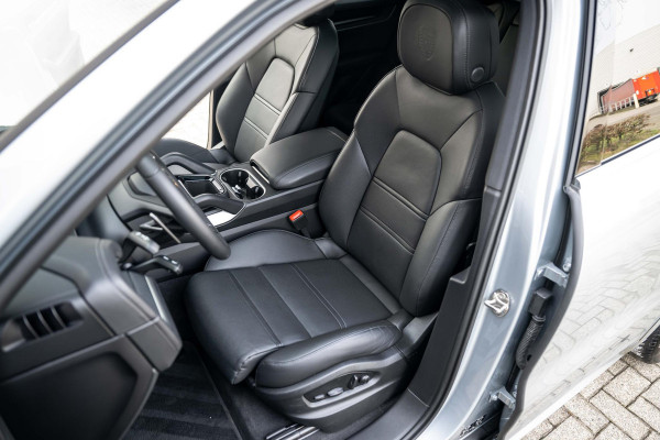 Porsche Cayenne 3.0 E-Hybrid SportDesign 4-Wielsturing InnoDrive