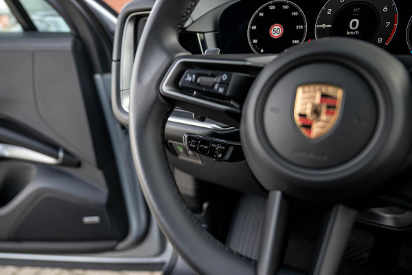 Porsche Cayenne 3.0 E-Hybrid SportDesign 4-Wielsturing InnoDrive