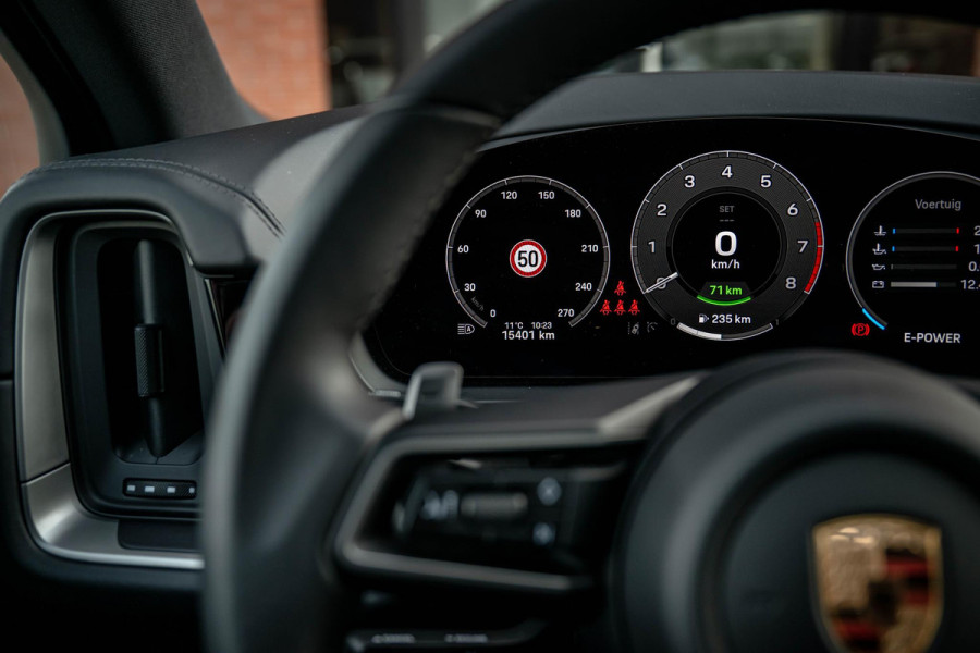 Porsche Cayenne 3.0 E-Hybrid SportDesign 4-Wielsturing InnoDrive