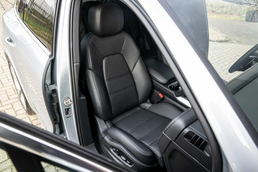 Porsche Cayenne 3.0 E-Hybrid SportDesign 4-Wielsturing InnoDrive