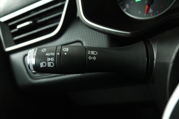 Renault Clio 1.0 TCe Zen (NAVIGATIE, PARKEERSENSOREN, CRUISE, 1e EIGENAAR, GOED ONDERHOUDEN)