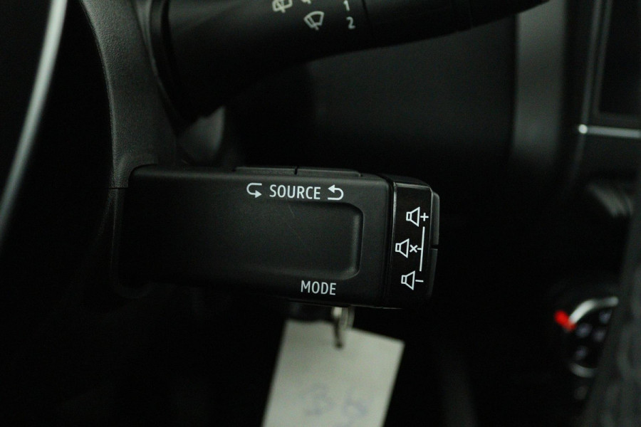 Renault Clio 1.0 TCe Zen (NAVIGATIE, PARKEERSENSOREN, CRUISE, 1e EIGENAAR, GOED ONDERHOUDEN)