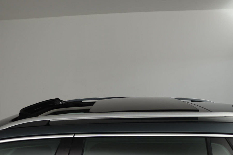 Škoda Superb Combi 1.5 TSI ACT Ambition Business (PANORAMADAK, TREKHAAK, STOELVERWARMING, CARPLAY, PDC)