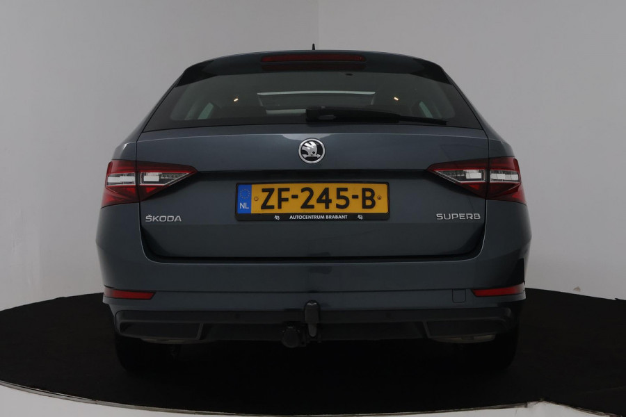 Škoda Superb Combi 1.5 TSI ACT Ambition Business (PANORAMADAK, TREKHAAK, STOELVERWARMING, CARPLAY, PDC)