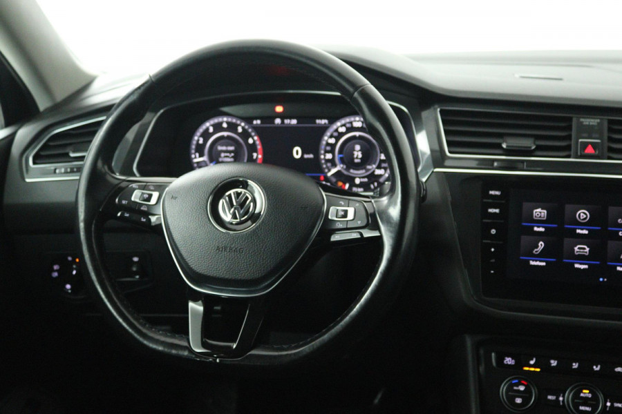 Volkswagen Tiguan Allspace 1.4 TSI Highline 7p. (TREKHAAK, VIRTUAL, STOELVERWARMING, CAMERA, LEDER, LED)