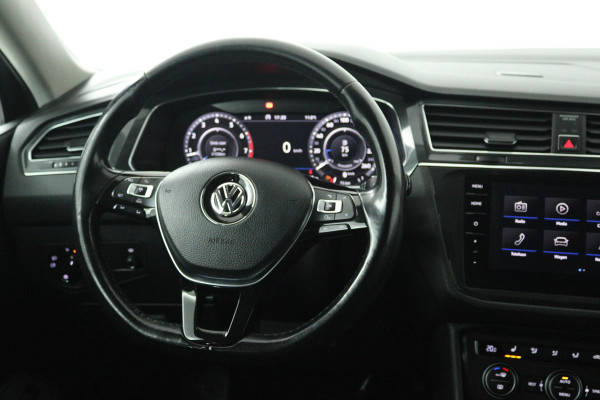 Volkswagen Tiguan Allspace 1.4 TSI Highline 7p. (TREKHAAK, VIRTUAL, STOELVERWARMING, CAMERA, LEDER, LED)