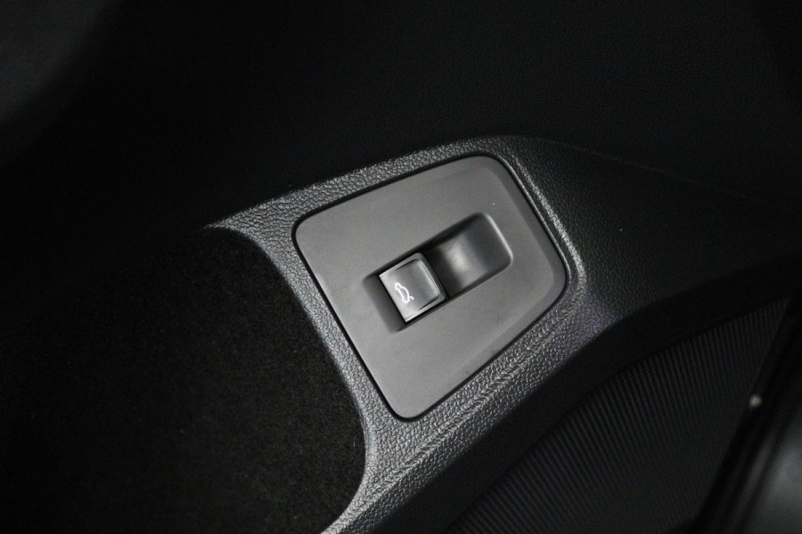 Volkswagen Tiguan Allspace 1.4 TSI Highline 7p. (TREKHAAK, VIRTUAL, STOELVERWARMING, CAMERA, LEDER, LED)