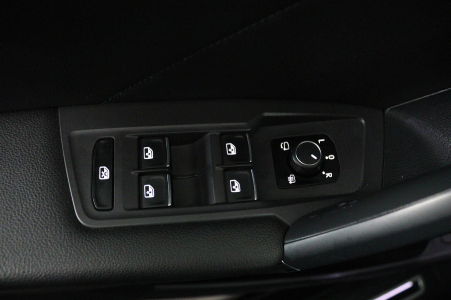 Volkswagen Tiguan Allspace 1.4 TSI Highline 7p. (TREKHAAK, VIRTUAL, STOELVERWARMING, CAMERA, LEDER, LED)