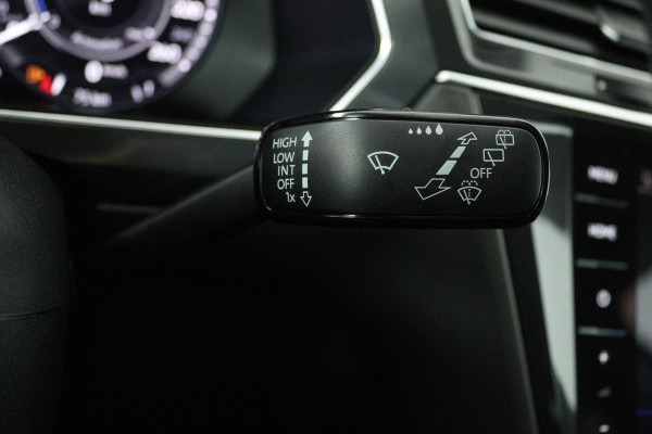 Volkswagen Tiguan Allspace 1.4 TSI Highline 7p. (TREKHAAK, VIRTUAL, STOELVERWARMING, CAMERA, LEDER, LED)