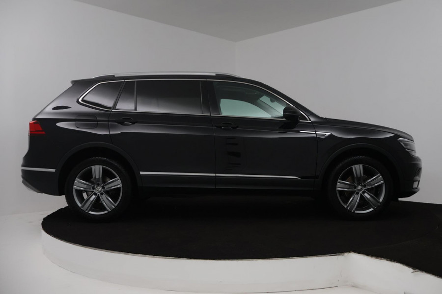 Volkswagen Tiguan Allspace 1.4 TSI Highline 7p. (TREKHAAK, VIRTUAL, STOELVERWARMING, CAMERA, LEDER, LED)