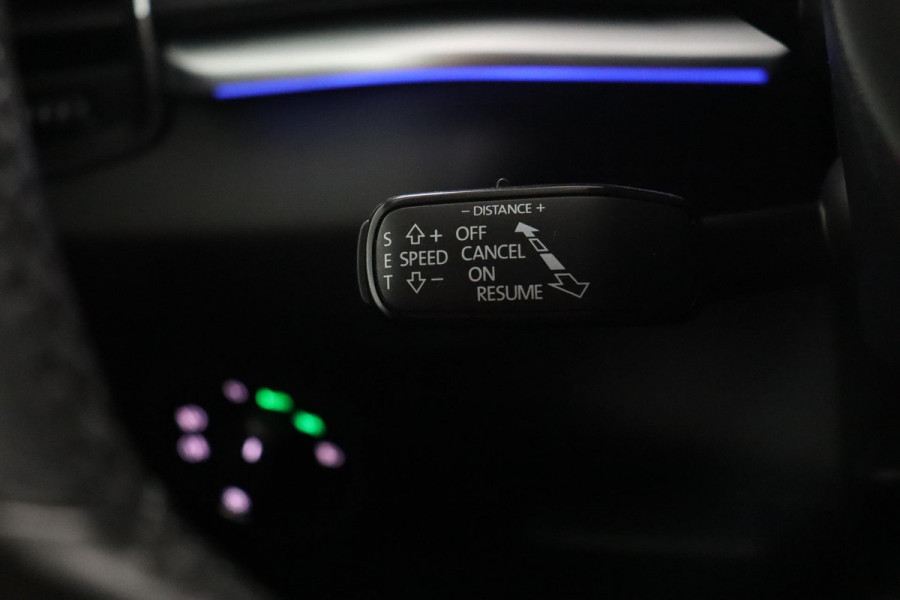 Škoda Karoq 1.0 TSI Business Edition|LED|Camera|Stoelverwarming