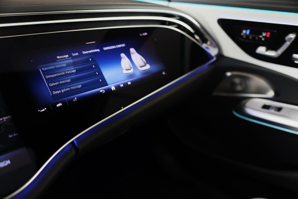 Mercedes-Benz E-Klasse 300 e AMG 53 Look / HYPERSCREEN / Massage / Burmester 4D / Head Up / 360 Camera / Acc / Open Pano / 20 Inch