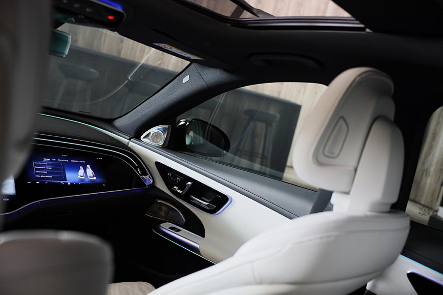 Mercedes-Benz E-Klasse 300 e AMG 53 Look / HYPERSCREEN / Massage / Burmester 4D / Head Up / 360 Camera / Acc / Open Pano / 20 Inch