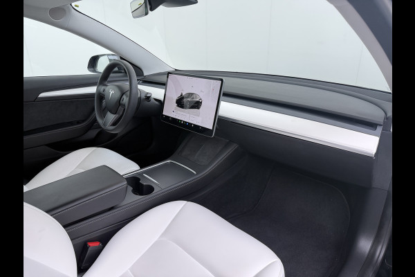 Tesla Model 3 RWD SR plus 325PK LFP Accu Ivory AutoPilot Leder Pano-dak FSD-vb. Adaptive-Cruise Camera's Elektr.-Stuur+Stoelen+Spiegels+Geheug Priv.Glasss Navi LED DAB Voorverwarmen Keyless One-Pedal-Drive Lmv 18" SOH 89% 1e Eigenaar Origineel Nederlandse Auto Fabrieks Garantie op Accu en Motor tot 23-08-2031 / 160.000km