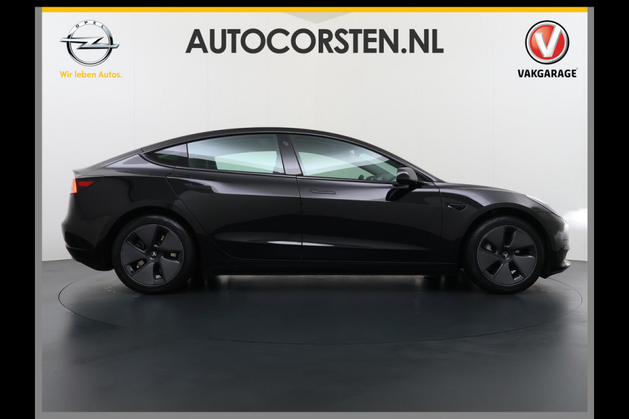 Tesla Model 3 RWD SR+ NW Model 60kWh LFP 283PK Warmtepomp Elektr.A-klep Sentry Mode Stoel+Bankverwarmd FSD 18" Premium Luidspr. AutoPilot Leer Navi LED Comfortstoelen ACC DAB Keyless en Voorverwarmen interieur via App One-Pedal-Drive Origineel Nederlandse auto Garantie Accu/Motor tot 14-06-2029 max 160.000km