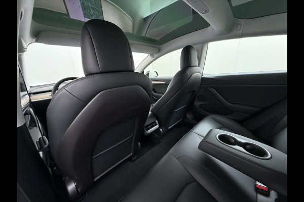 Tesla Model 3 RWD SR+ NW Model 60kWh LFP 283PK Warmtepomp Elektr.A-klep Sentry Mode Stoel+Bankverwarmd FSD 18" Premium Luidspr. AutoPilot Leer Navi LED Comfortstoelen ACC DAB Keyless en Voorverwarmen interieur via App One-Pedal-Drive Origineel Nederlandse auto Garantie Accu/Motor tot 14-06-2029 max 160.000km