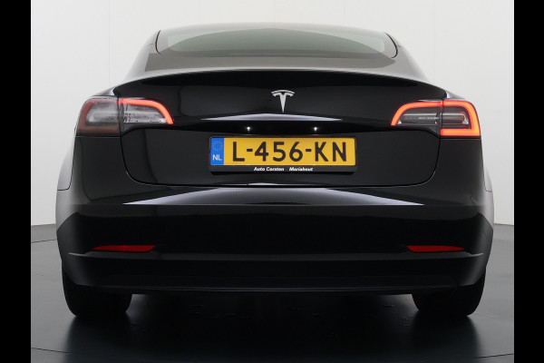 Tesla Model 3 RWD SR+ NW Model 60kWh LFP 283PK Warmtepomp Elektr.A-klep Sentry Mode Stoel+Bankverwarmd FSD 18" Premium Luidspr. AutoPilot Leer Navi LED Comfortstoelen ACC DAB Keyless en Voorverwarmen interieur via App One-Pedal-Drive Origineel Nederlandse auto Garantie Accu/Motor tot 14-06-2029 max 160.000km