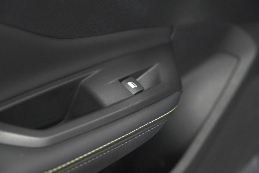 Peugeot 308 SW 1.2 Hybrid 136 e-DCS6 GT | Camera | Adaptieve Cruise Control | Apple Carplay