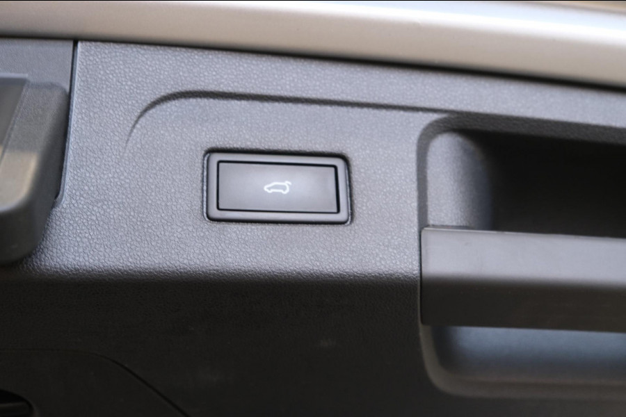 Volkswagen Touran 2.0 TDI 150 PK DSG > Grijskenteken < - Airco, Cruise, Navi, PDC.