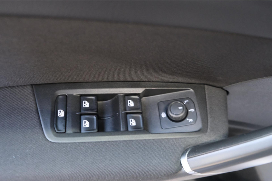 Volkswagen Touran 2.0 TDI 150 PK DSG > Grijskenteken < - Airco, Cruise, Navi, PDC.