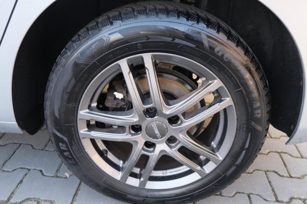 Volkswagen Touran 2.0 TDI 150 PK DSG > Grijskenteken < - Airco, Cruise, Navi, PDC.