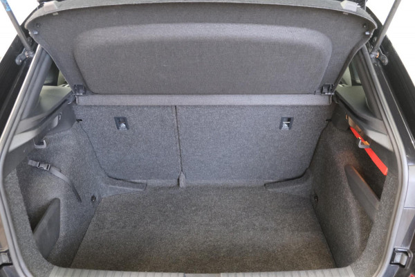 Škoda Kamiq 1.0 TSI Ambition Automaat - N.A.P. Airco, Cruise, Navi, Pano.