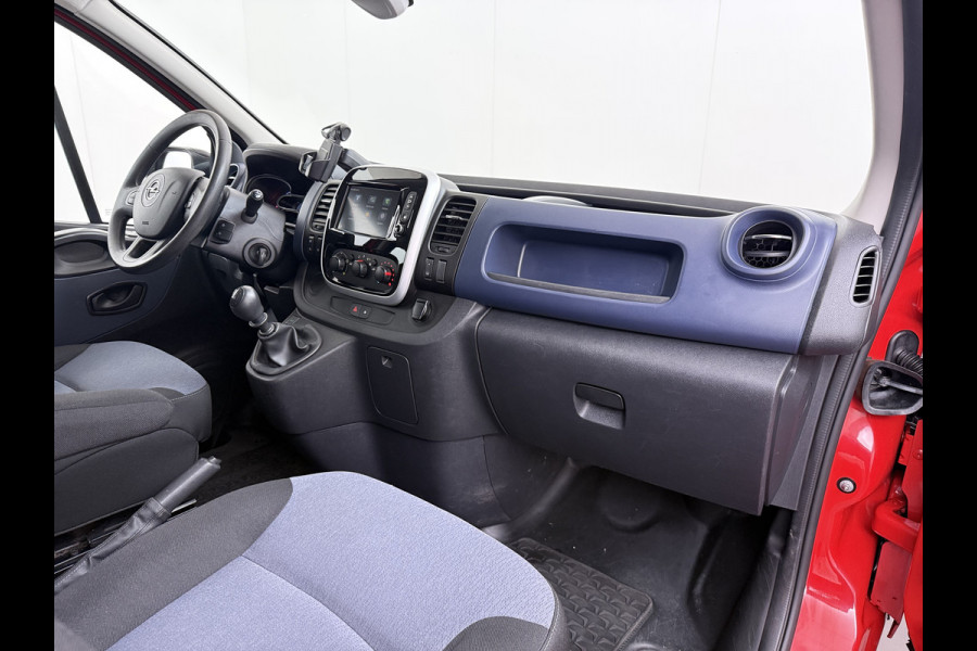 Opel Vivaro D126PK Dubbele Cabine 5-Persoons L2H1 Trekhaak Camera Navi Airco Cruise Control Pdc Sport EcoFlex 1.6CDTI Euro 6 Betonplex Vloer Wandbetimmering Schuifdeur Regen-Lichtsensor 1e Eigenaar Origineel Nederlandse Auto Dealeronderhouden 2.000kg trekvermogen