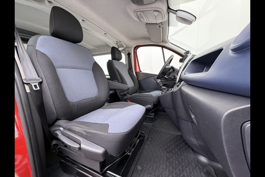 Opel Vivaro D126PK Dubbele Cabine 5-Persoons L2H1 Trekhaak Camera Navi Airco Cruise Control Pdc Sport EcoFlex 1.6CDTI Euro 6 Betonplex Vloer Wandbetimmering Schuifdeur Regen-Lichtsensor 1e Eigenaar Origineel Nederlandse Auto Dealeronderhouden 2.000kg trekvermogen
