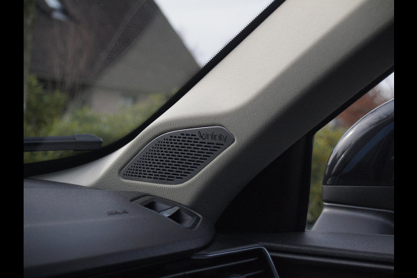 Lynk & Co 01 1.5 | Panoramadak | 360 Camera | Apple Carplay | Sfeerverlichting |