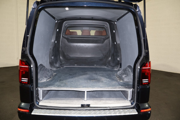 Volkswagen Transporter 2.0 TDI 204pk L2 H1 DC Bulli Automaat Leer