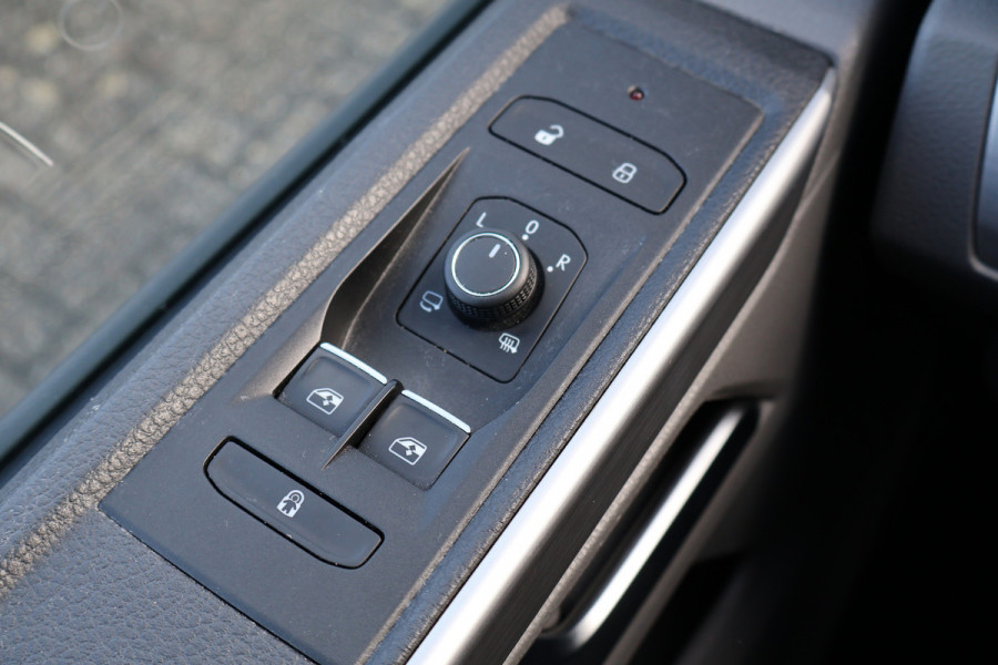 Volkswagen Transporter 2.0 TDI 204pk L2 H1 DC Bulli Automaat Leer